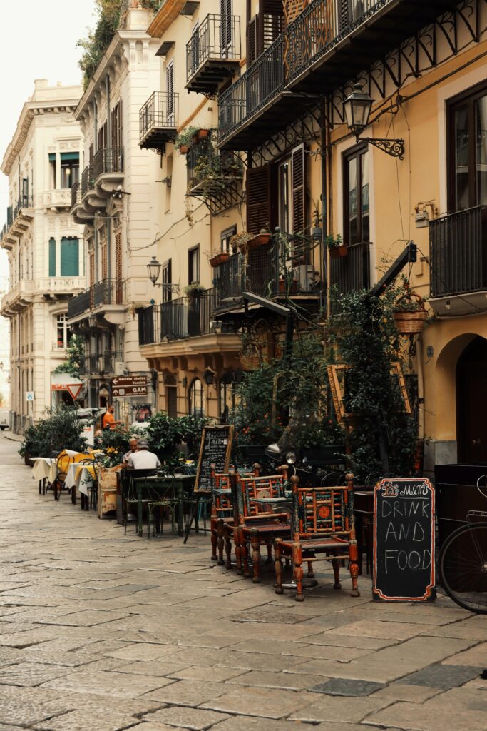 Traveletty - Budget Travel Food Tips - A local Italian restaurant located in an alley