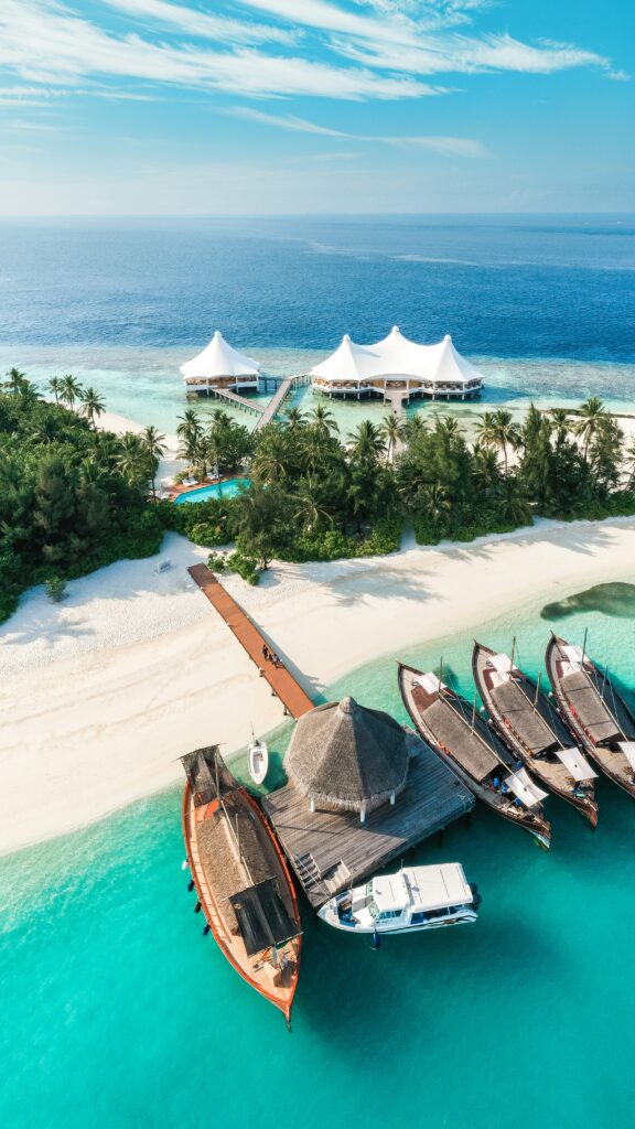 Traveletty - Dive Resorts - A beautiful resort in the Maldives
