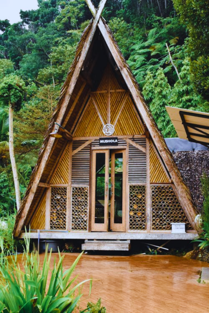 Traveletty - Jungle Huts - unique stay in lust forest